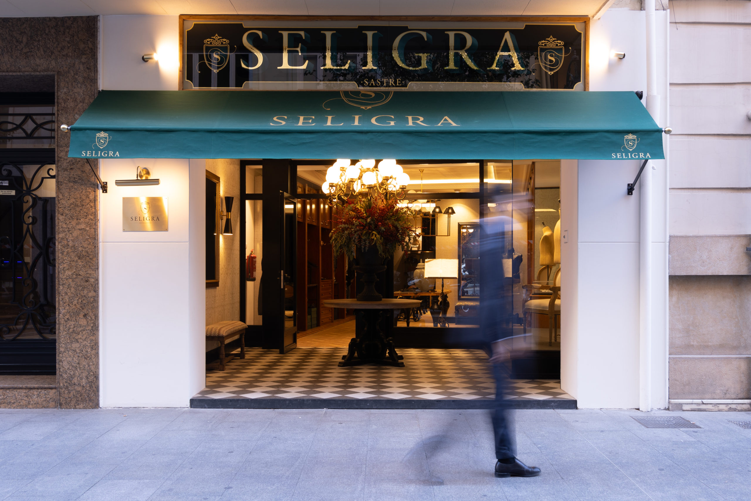 IMG 9070 2 scaled trajes a medida en valencia